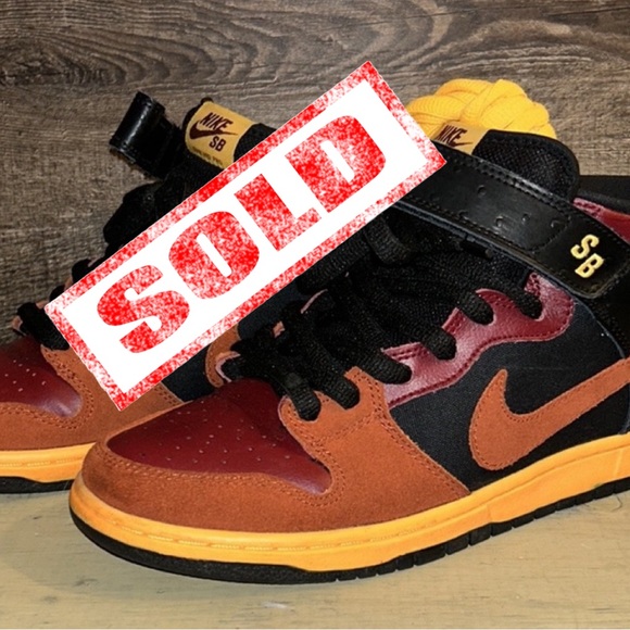 nike sb dunk mid ostrich